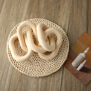 Décoration murale en chaîne de maillons en bois sculptée à la main, sculpture en chaîne entrelacée en bois naturel, décoration moderne rustique pour la maison ou le bureau - Product Image 3
