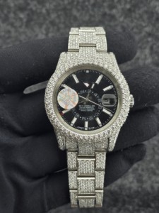 Reloj de Cuarzo para Hombre de Acero Inoxidable, 42 mm, Esfera Negra, Bisel con Diamantes, Resistente al Agua, Correa de 20 mm, Cierre Oculto de Lujo, 10 mm - Product Image 1