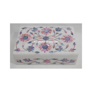 Magnifique boîte à bijoux rectangulaire en marbre blanc naturel avec incrustations de fleurs faites à la main, surface brillante, utilisée pour Thanksgiving - Product Image 3