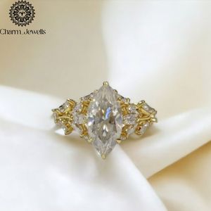 แหวนหมั้นเพชรโมอิสซาไนต์ทรงคุชชั่น Charm_Jewells ชุบทอง 18K แบบหนามเตย ดีไซน์คลาสสิกสำหรับผู้หญิง ได้รับการรับรองจาก IGI - Product Image 1