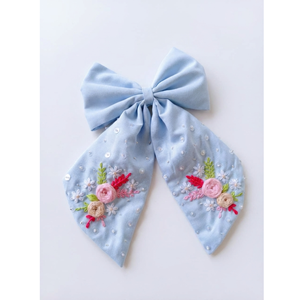 Moño para el Cabello de Algodón Bordado a Mano con Diseño Floral y Adorno de Perlas, Accesorio Decorativo para el Cabello de Gran Tamaño - Product Image 4