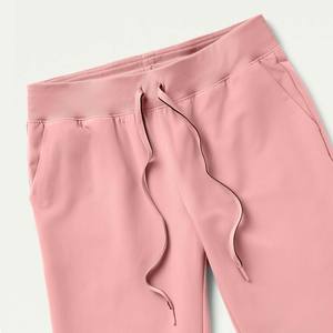 ชุดยูนิฟอร์มพยาบาลผู้หญิงแบบสั่งทำพร้อมโลโก้ OEM ชุดสครับทางการแพทย์ผ้าไมโครไฟเบอร์ทอแขนสั้น ชุดสครับสำหรับโรงพยาบาลสำหรับผู้หญิง เสื้อและกางเกง - Product Image 4