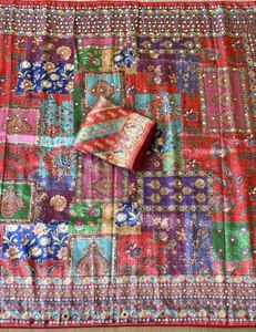 Sari de luxe en soie Dola Heritage, modèle Maharani, entièrement tissé Jari, pour grandes célébrations, avec tissage classique sur toute la surface - Product Image 6