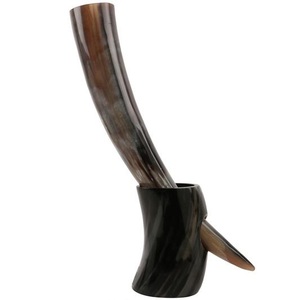 Corne de buffle Viking avec support, logo personnalisé sculpté à la main, cornes à boire en corne de buffle, style antique - Product Image 1