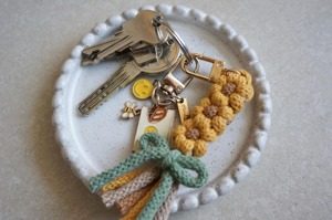 Trendy Flower Design Macrame Keychain Decorative Object For Wallet Hanging And Return <b>Gift</b> Purpose Fashion Charm Holder - Product Image 3