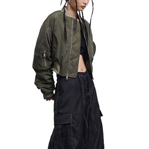 Dernières tendances streetwear Y2K : Blousons bomber courts en toile pour femme, personnalisables OEM, designs vintage hip-hop, livraison rapide - Product Image 4
