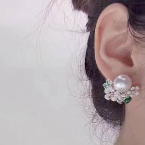 Pendientes de Plata S925 con Flor de Camelia y Perla Negra Natural de Agua Dulce de 9-10 mm, Caja de Regalo Incluida - Product Image 3