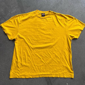 เสื้อยืดผู้ชายโอเวอร์ไซส์ผ้าฝ้าย100% เสื้อครอปบ็อกซี่พิมพ์ลายตัวอักษรหลากสี - Product Image 1