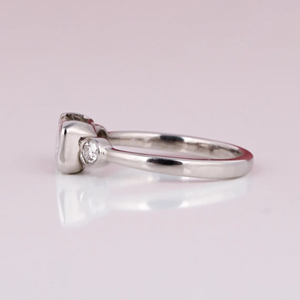 Bague de fiançailles en diamant de laboratoire taille émeraude East West, plaqué or 14 carats, certifiée IGI, bague de mariage de luxe pour elle - Product Image 3