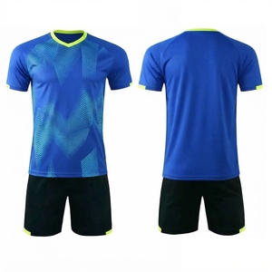 Ensemble de maillots de football personnalisés sublimés unisexe, col rond, manches courtes, impression de nom et de lettre du joueur, évacuation de l'humidité, 100% polyester - Product Image 5