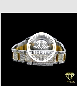 Reloj de Lujo de Oro Amarillo con Diamantes de la Mejor Calidad, Reloj de Pulsera de Acero Inoxidable con Incrustaciones de Diamantes para Hombre y Mujer, Disponible para la Venta - Product Image 2