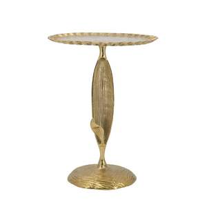 Mesa auxiliar industrial de metal inspirada en la estética del loft, con un encanto robusto y un soporte fuerte para uso diario. - Product Image 1