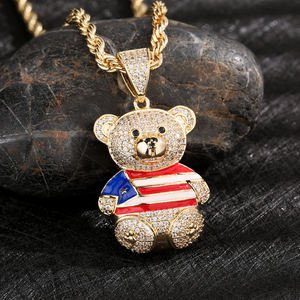 Pendentif Ours en Peluche Plaqué Or, Motif Drapeau Américain, Micro-Pavé Moissanite, Breloque Hip Hop Unisexe pour Fêtes et Usage Quotidien - Product Image 1