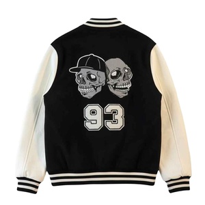 เสื้อแจ็คเก็ตวาร์ซิตี้สีดำขาวสำหรับผู้ชาย แบบ Letterman Bomber พร้อมลายปักหัวกะโหลก ปักลาย 3 มิติแบบกำหนดเอง เสื้อแจ็คเก็ตวิทยาลัยสำหรับทุกเพศ - Product Image 6