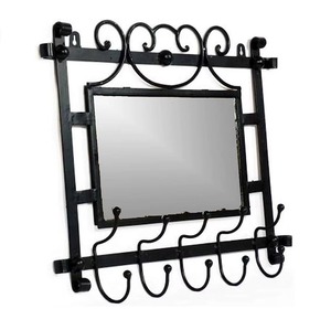 Los espejos metálicos más populares realzan los espacios interiores al añadir un encanto industrial elegante que ofrece una sensación de diseño intencionado y refinado al instante. - Product Image 1