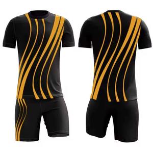 Ensembles d'uniformes de football imprimés par transfert thermique en gros, 100 % polyester, col ras du cou, grandes tailles, respirants, séchage rapide, taille élastique - Product Image 5