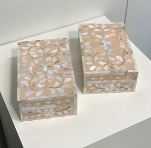 ถาดไม้ทำจากเรซินดอกไม้และหอยมุกสุดหรูจากอินเดีย - Product Image 2