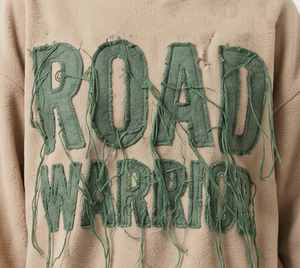 เสื้อสเวตเชิ้ตผู้หญิงทรงโอเวอร์ไซส์ แต่งลายปักแบบดิสเทรส ผ้าฟลีซโพลีเอสเตอร์ 100% ทรงไหล่ตก สไตล์สตรีทแวร์ เหมาะสำหรับออกกำลังกาย - Product Image 4