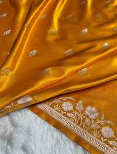 Sari de Seda Pura Banarasi Mashru Katan con Tejido Floral Meenakari, Suave y de Primera Calidad, Hecho a Mano, para Bodas, Fiestas y Protección Solar - Product Image 3