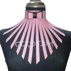 Fabricante personalizado de collar de cuero sintético rosa con flecos y lazo - Product Image 6