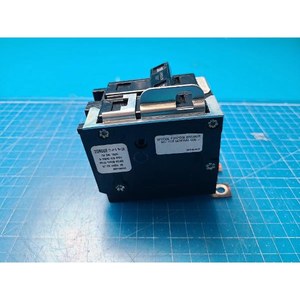 Interruptor de Circuito de 2 Polos Atornillable CUTLER-HAMMER BAB2030HT, Usado, Piezas de Equipos Semiconductores Legacy - Product Image 2