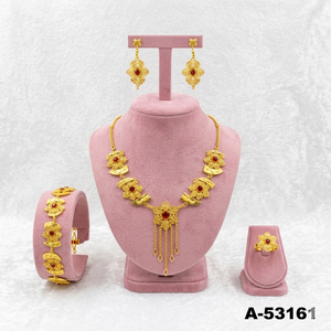 Parure de bijoux classique plaquée or 24 carats pour femme, tendance, collier, boucles d'oreilles, bracelets, en alliage de cuivre, avec diamant de laboratoire taille coussin - Product Image 6