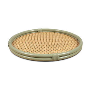 Bandeja redonda de mimbre verde salvia con marco de doble borde, hecha a mano, para decoración de mesa. - Product Image 1