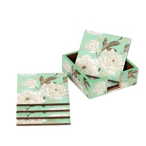 Juego de Posavasos Redondos de MDF con Estampado de Peonías Verde Salvia, Hechos a Mano por REHMAN CRAFT, 9 CM de Diámetro - Product Image 2