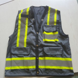 Gilet de sécurité noir haute visibilité avec bandes réfléchissantes, multi-poches, pour travaux de construction, gilet d'arpenteur haute visibilité, vente en gros B2B - Product Image 4