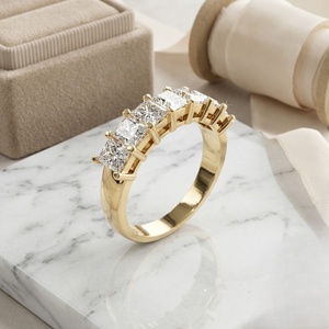 Anillo de Oro de 10K con Cinco Piedras de Corte Esmeralda de 2.10CTW, Estilo Vintage, Certificado, para Mujer - Product Image 3