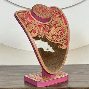 Présentoir à Colliers en Cuir Rose Tendance avec Motifs Floraux, en Cuir de Vachette Véritable, Accessoire de Présentation de Bijoux Élégant – Meilleures Ventes - Product Image 1