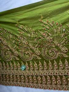 แผงปักลายกุหลาบแดงราชวงศ์ - Product Image 5