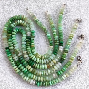 Collier pendentif en résine époxy fait main, tendance, bijou artisanal unique, cadeau de fête pour femme - Product Image 1