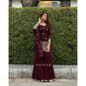 Ensemble haut-plazzo et dupatta pour femmes avec de riches broderies et des sequins - Product Image 1