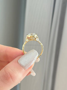 Anillo de Diamantes de Corte Ovalado Premium con Engaste de Bisel en Oro Amarillo para Mujer, Anillo de Compromiso Ovalado Moderno, Joyería Fina, Regalo - Product Image 4