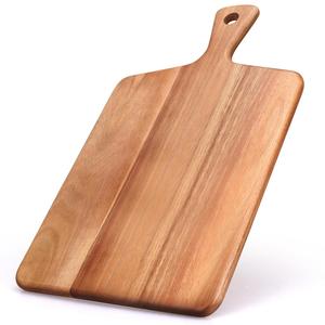 Planche à découper en bois d'acacia naturellement robuste, épaisse, stable et respectueuse des lames, avec une poignée facile à saisir pour la cuisine et le service quotidiens - Product Image 5