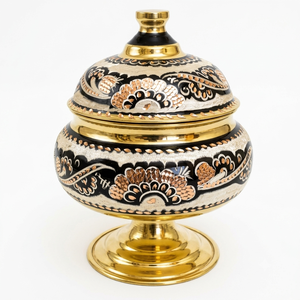 Pots à crème en laiton émaillé noir et or avec couvercle en dôme floral et base sur piédestal pour la décoration de table de luxe et les cadeaux en gros - Product Image 1