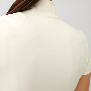 Chemise de compétition équestre de haute qualité, extensible dans 4 directions, en tissu technique doux au toucher, idéale pour la compétition et les spectacles. - Product Image 5