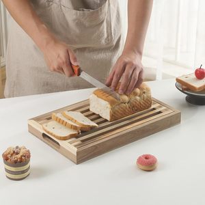 Tabla de cortar pan de madera natural con bandeja para recoger migas y asas, ideal para cocina, hotel, venta al por mayor - Product Image 4