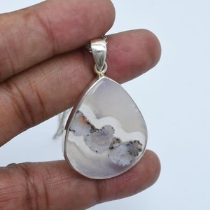 Collier pendentif en quartz en forme de larme fait main, argent sterling 925, bijou minimaliste délicat, cadeau pour elle - Product Image 3