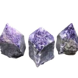Points de pierres précieuses en cristal de guérison de lépidolite naturelle faite à la main pour le style Feng Shui et mascotte - Product Image 1