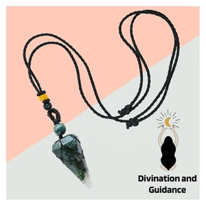 Élégant pendentif en macramé fabriqué à la main pendule en agate de mousse naturelle avec technique sculptée Bijoux en pierres précieuses faits à la main Style mascotte - Product Image 3