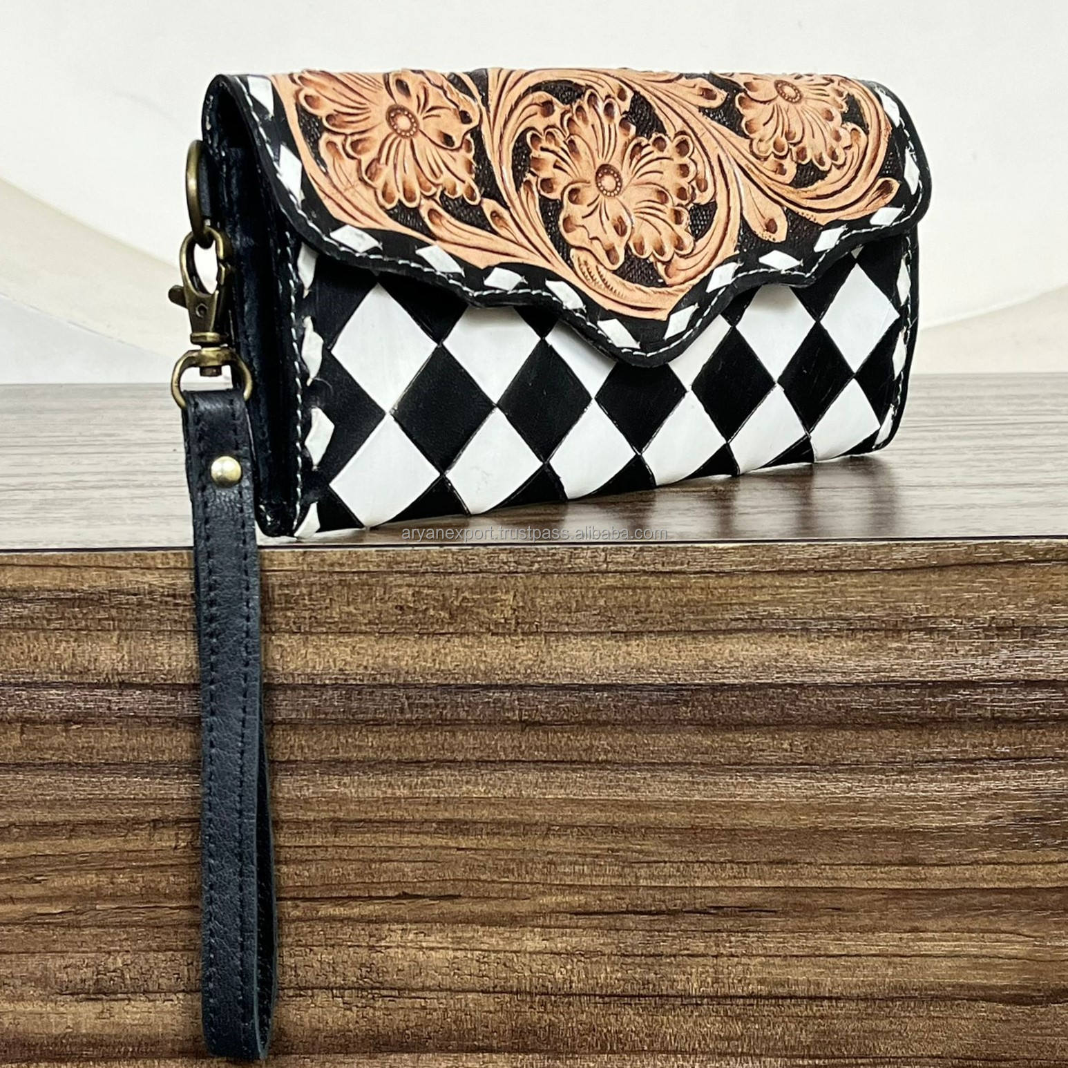 ลายตารางหมากรุกสีดำและสีขาว