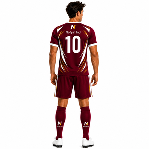 Ensemble de maillots et shorts de football respirants personnalisés de qualité supérieure, uniforme de football personnalisé, fabricant de vêtements de sport OEM pour la vente en gros - Product Image 2