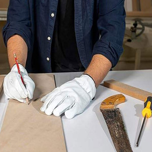 Gants de sécurité en cuir pour travaux industriels, conçus pour la soudure, la construction et les tâches mécaniques. - Product Image 4