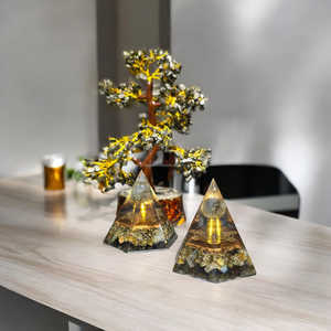 พีระมิดทำจากหินอัญมณีทำจากหินลาบราดอไรต์เกรดพรีเมี่ยม - Product Image 1