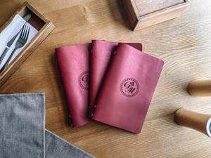 Porta Menús de Cuero Genuino Hecho a Mano de Lujo al por Mayor, Estuche con Logotipo Personalizado para Suministro a Granel de Marca LMC-0225 - Product Image 4