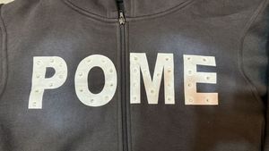 Nouvelle arrivée : sweat à capuche zippé en molleton de coton avec impression sérigraphique sur le devant et le dos, personnalisable pour homme, effet délavé soleil et strass. - Product Image 2