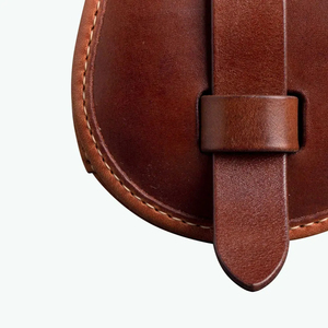 Pochette de chasse en cuir véritable marron de 15 pouces, sangle d'épaule arquée détachable, fermeture à fermoir sécurisée, design classique unisexe pour la chasse - Product Image 6
