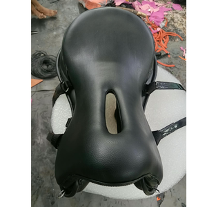 Silla de Montar Ergonómica Negra para Caballos de Resistencia |   Silla de montar ligera y cómoda para carreras, entrenamiento y uso al aire libre. - Product Image 2